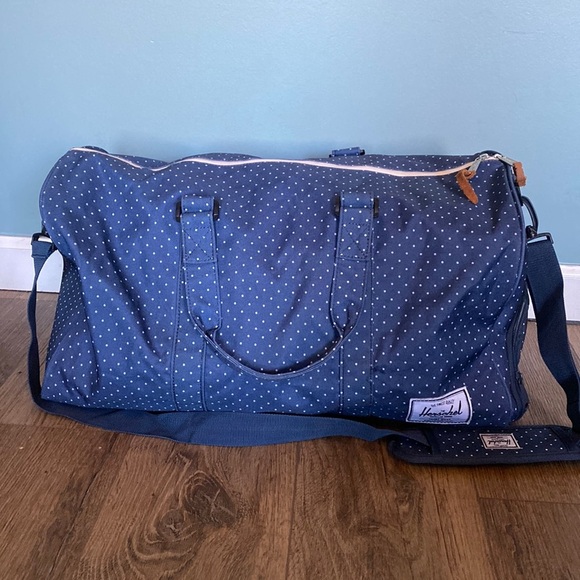 HERSCHEL NAVY POLKA DOT NOVEL DUFFLE BAG. Travel vacation preppy - Picture 1 of 15